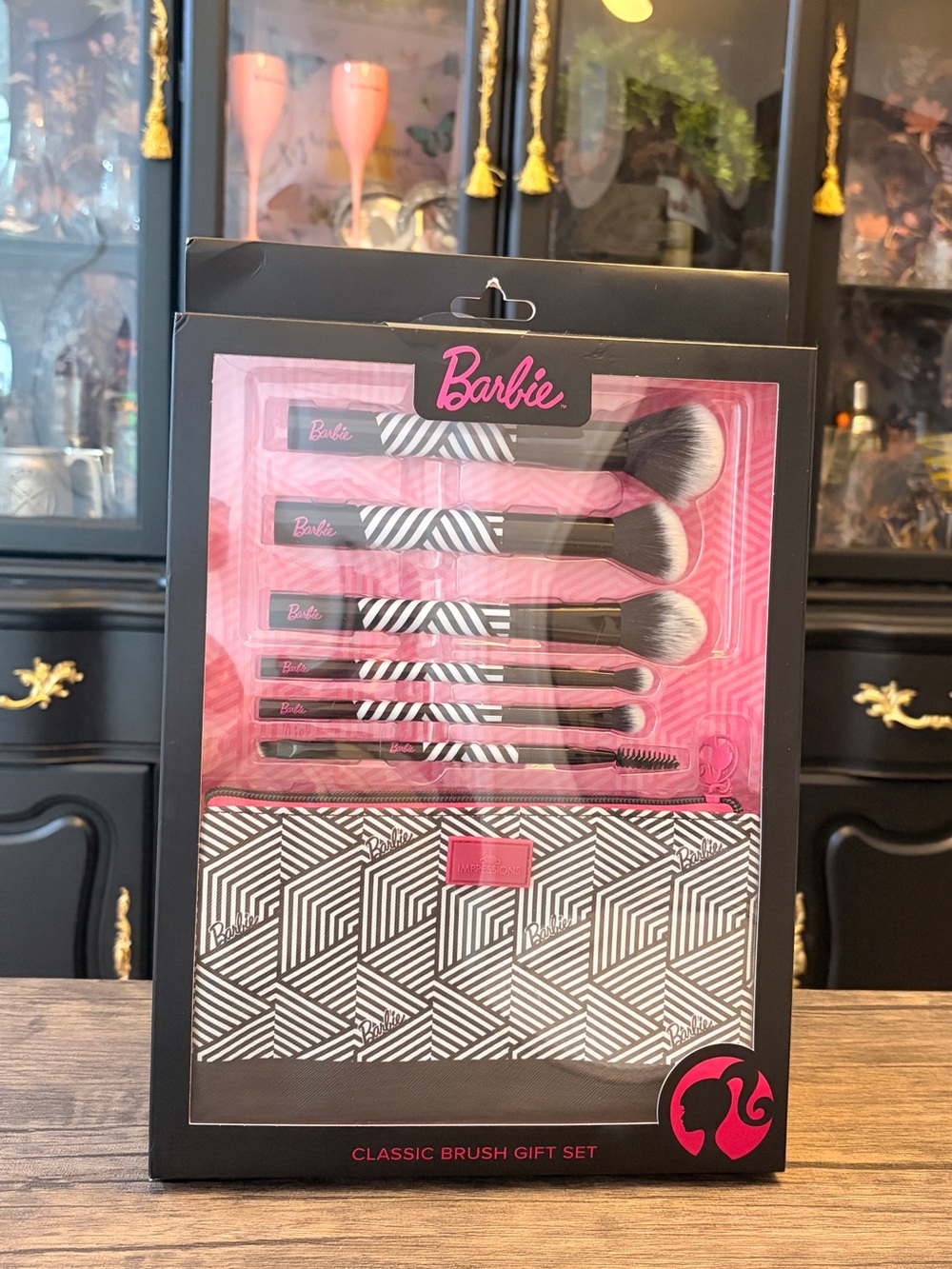 Impressions Vanity Barbie
Classic Brush Gift Set